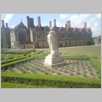 Knole House, photo by Marathon on Wikipedia.jpg